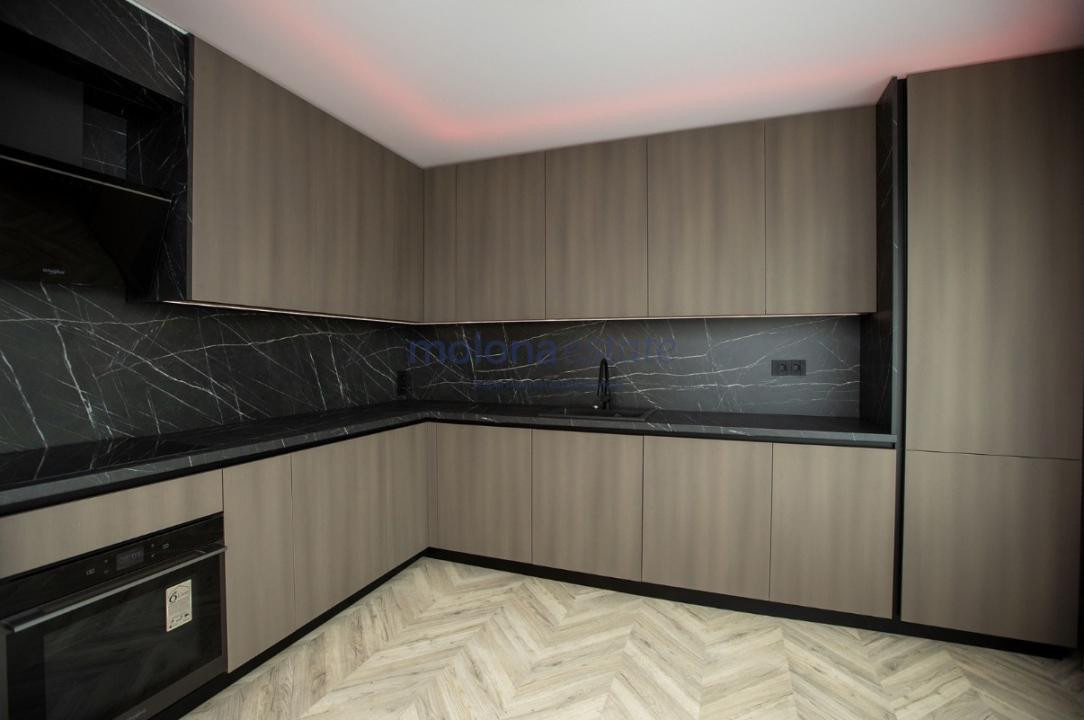 Apartament 3 camere,  Ultrafinisat, Terasă generoasă, TVA inclus