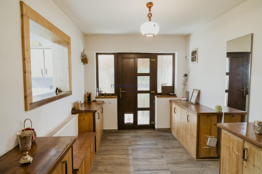 Casă solid construită, teren generos de 1.400 mp, Vâlcele