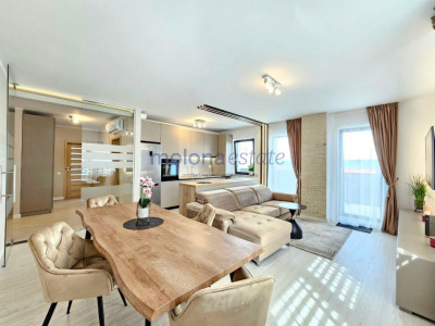 Apartament cu 4 camere, 105 mp si terasa cu garaj pe Observatorului!