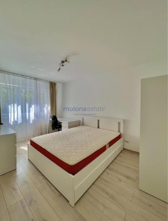 Apartament 3 camere, decomandat, Piață Flora, etaj 1