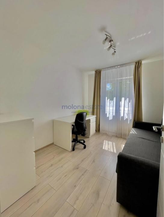 Apartament 3 camere, decomandat, Piață Flora, etaj 1