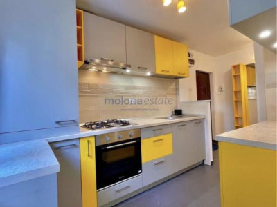 Apartament 3 camere, decomandat, Piață Flora, etaj 1