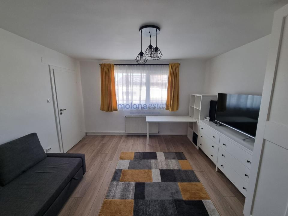 Apartament 1 camera, zona semicentrală, etaj 1, str Gorunului