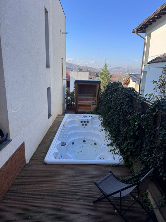 Apartament 3 camere in vila, Piscina / Sauna, Cartierul Gruia