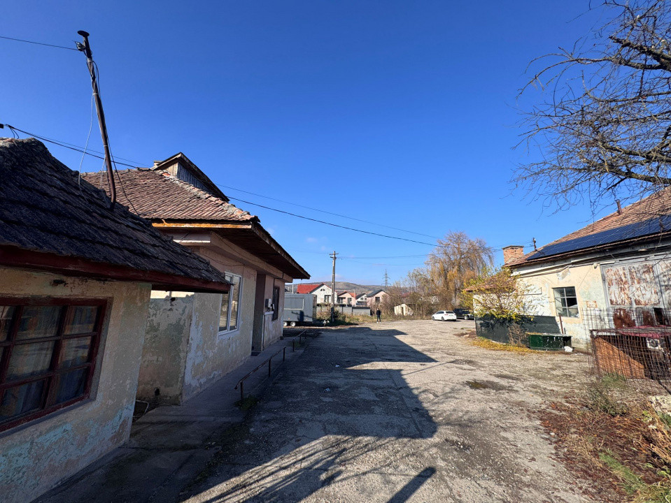 Teren + constructii, Gherla, 5000 mp Intravilan