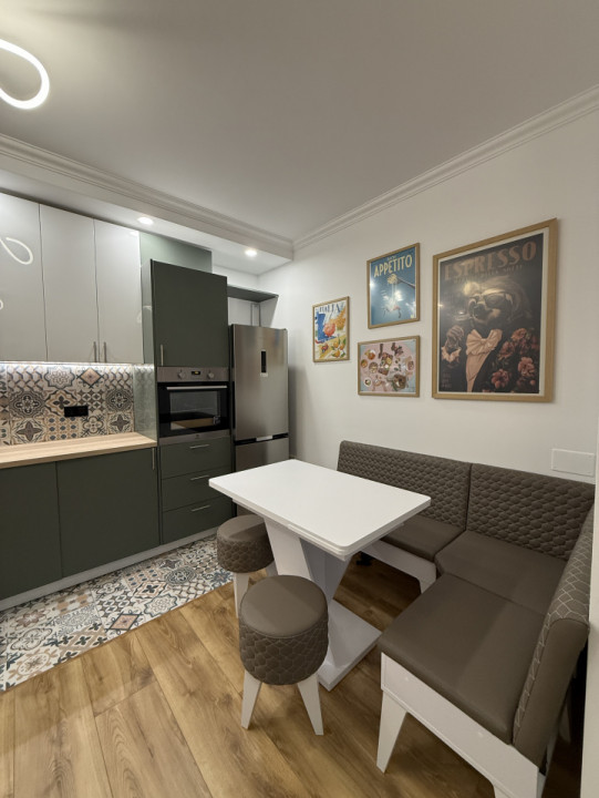 Apartament 3 camere , prima închiriere totul nou,  terasă 850 €