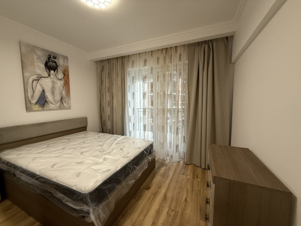 Apartament 3 camere , prima închiriere totul nou,  terasă 850 €