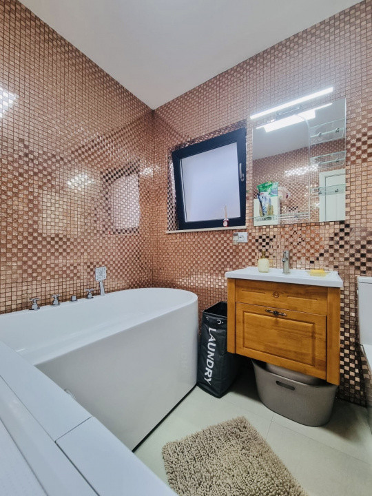 Apartament 2 camere, decomandat, 54 mp, cu terasă 27 mp ,Borhanci