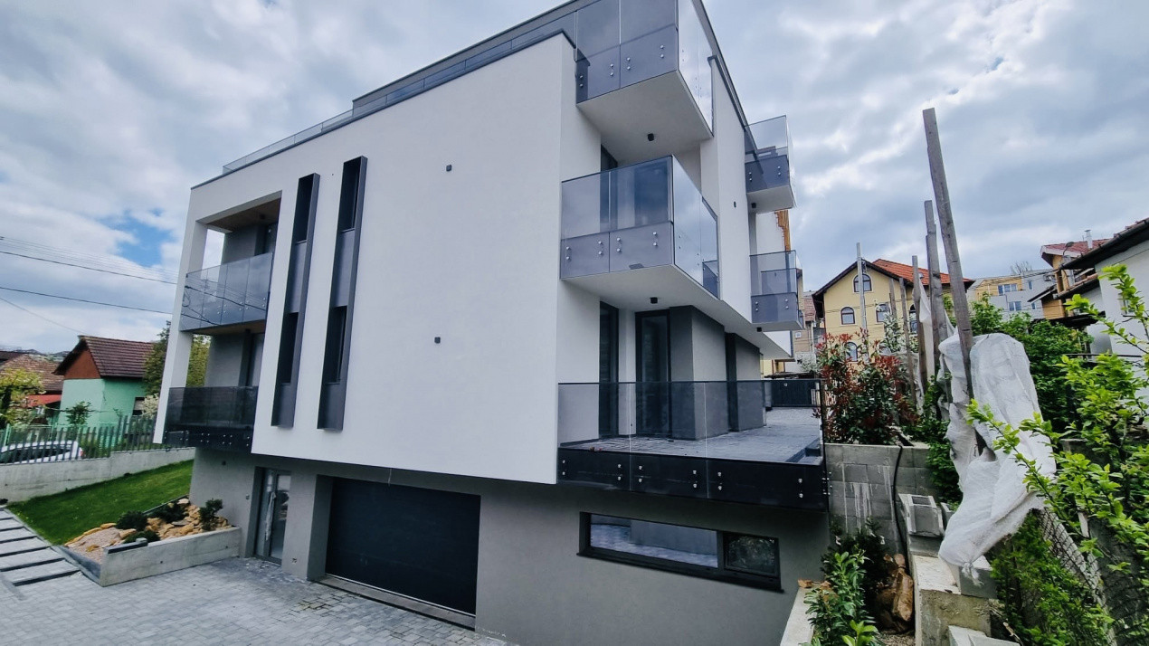 Proprietate rezidențială, cu două apartamente private, în Andrei Muresanu 