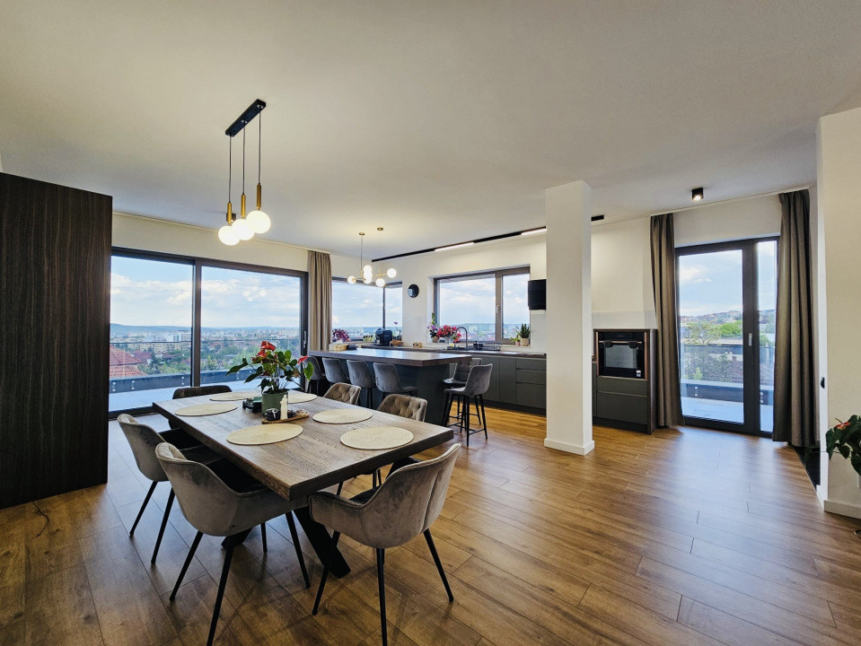 Proprietate rezidențială, cu două apartamente private, în Andrei Muresanu 