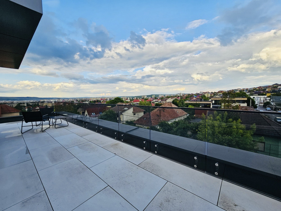 Proprietate rezidențială, cu două apartamente private, în Andrei Muresanu 