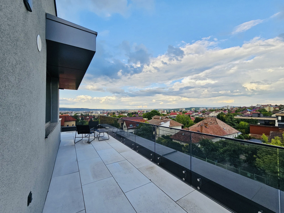 Proprietate rezidențială, cu două apartamente private, în Andrei Muresanu 