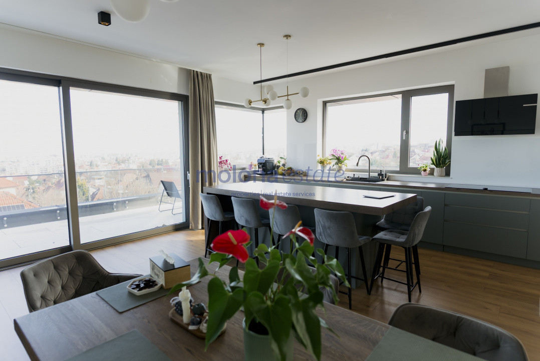 Proprietate rezidențială, cu două apartamente private, în Andrei Muresanu 