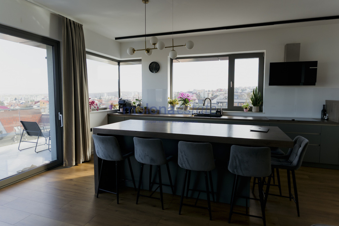 Proprietate rezidențială, cu două apartamente private, în Andrei Muresanu 