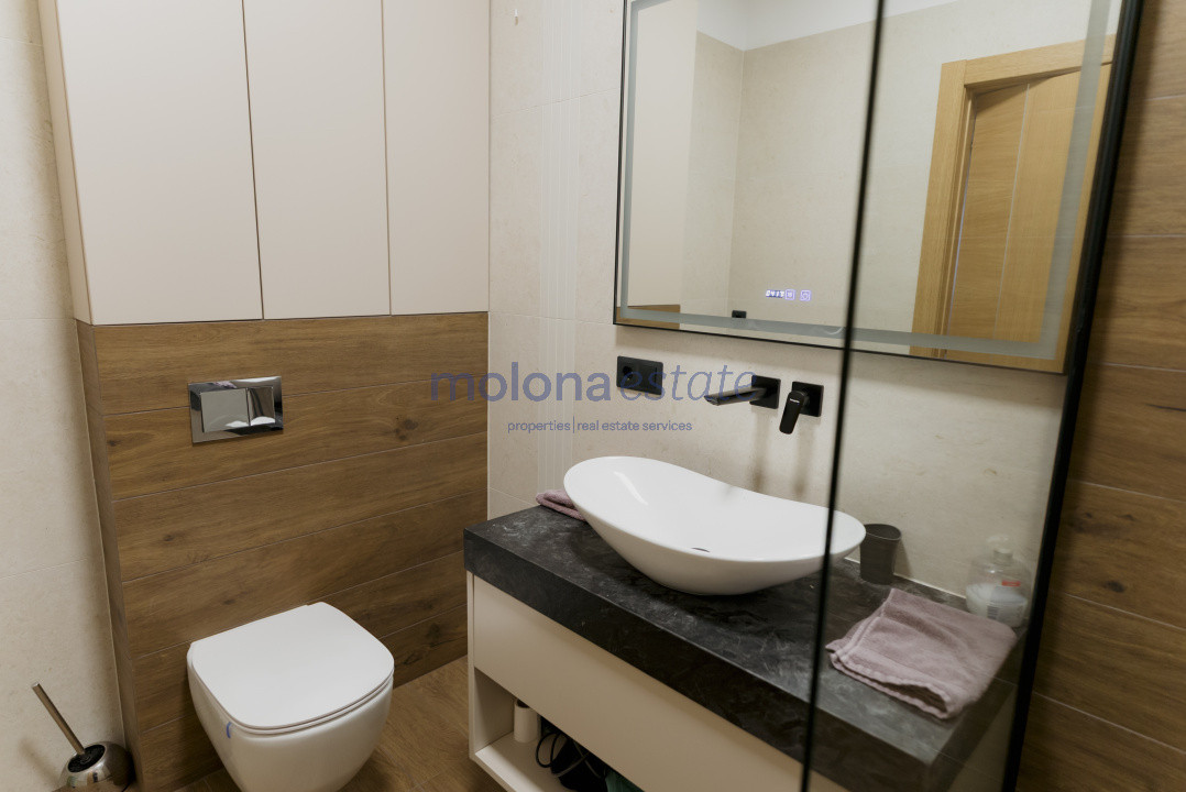 Proprietate rezidențială, cu două apartamente private, în Andrei Muresanu 