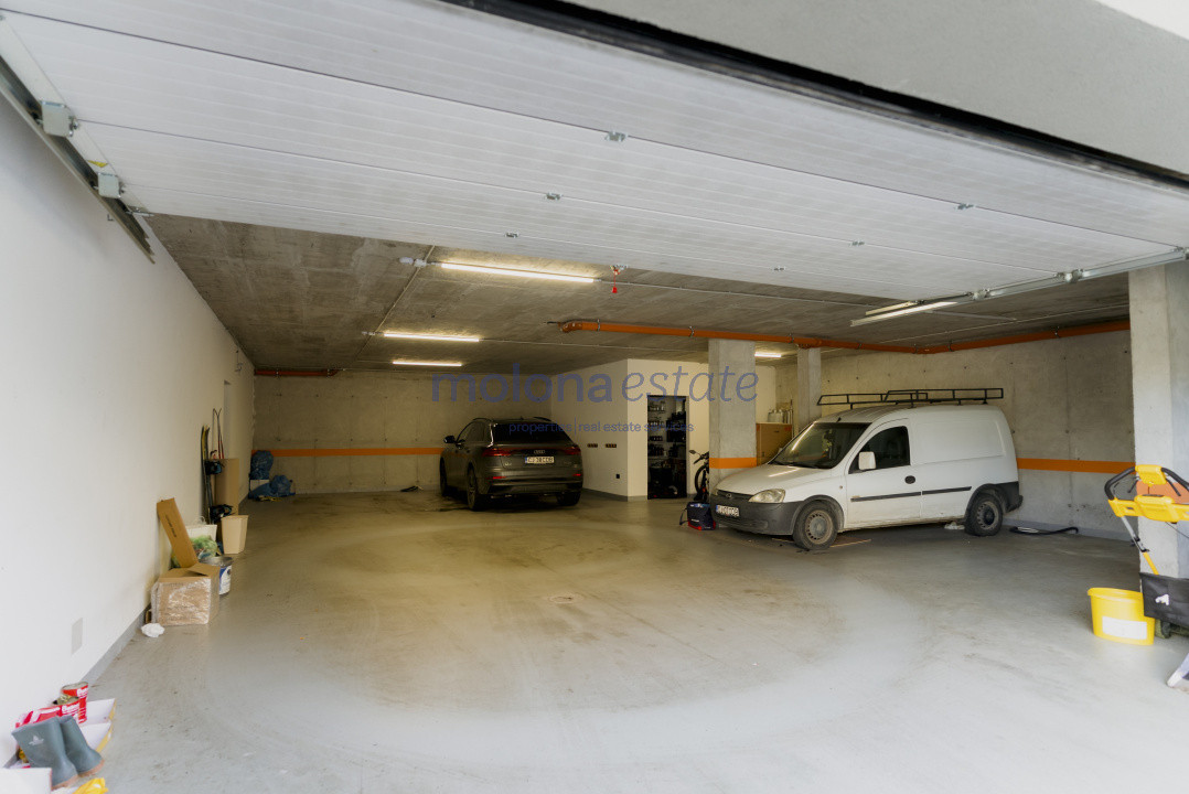 Proprietate rezidențială, cu două apartamente private, în Andrei Muresanu 