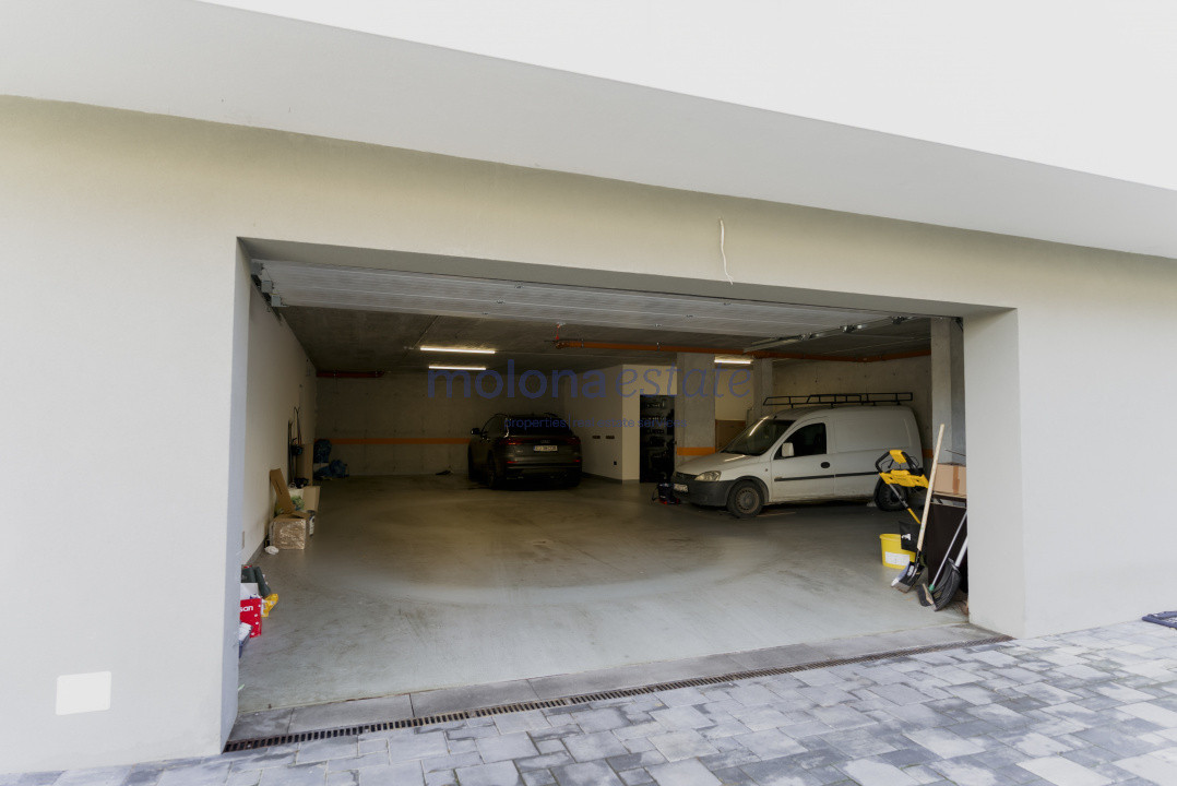 Proprietate rezidențială, cu două apartamente private, în Andrei Muresanu 