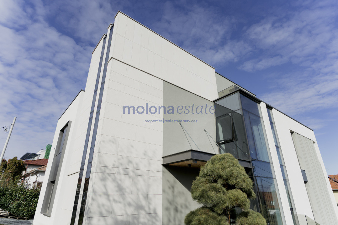 Proprietate rezidențială, cu două apartamente private, în Andrei Muresanu 