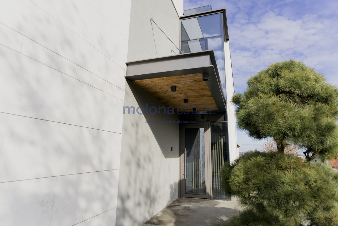 Proprietate rezidențială, cu două apartamente private, în Andrei Muresanu 