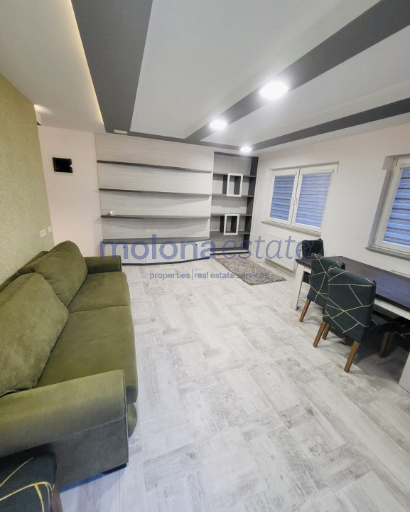 Apartament 3 camere, 79 mp, decomandat, etaj intermediar, zona vivo