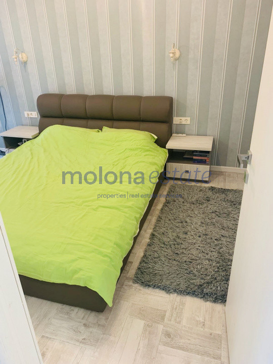 Apartament 3 camere, 79 mp, decomandat, etaj intermediar, zona vivo