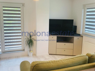 Apartament 3 camere, 79 mp, decomandat, etaj intermediar, zona vivo
