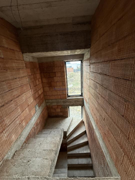 Duplex premium cu terasă panoramică rooftop, 195 mp utili și teren de 400 mp 